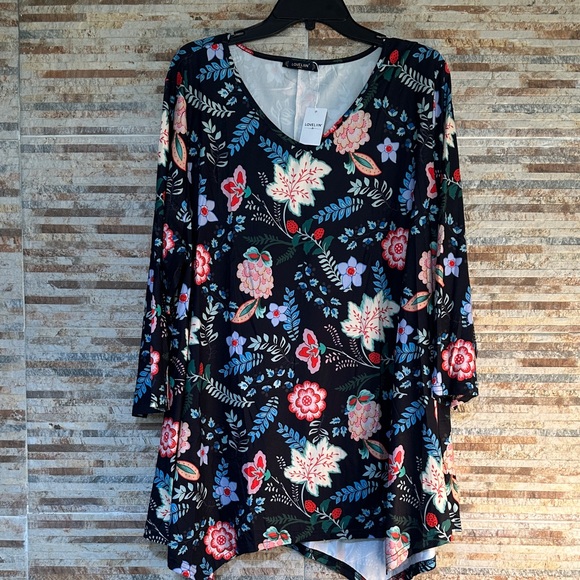 loveliin Tops - Chic Black Floral Tunic Top